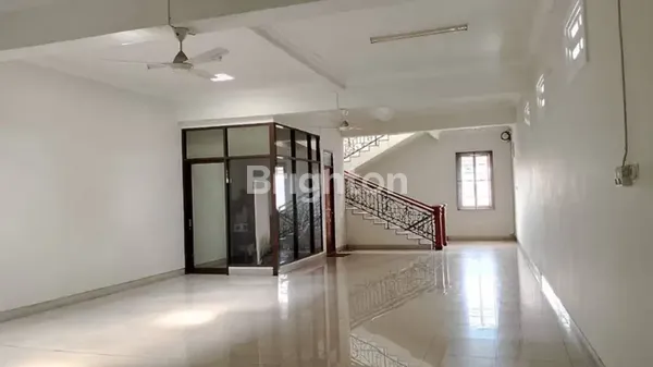 image RAYA KERTAJAYA EX SHOWROOM COCOK KANTOR / BANK STRATEGIS TENGAH KOTA  (4)