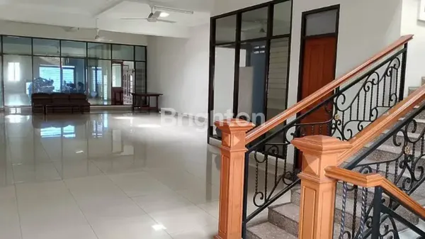 image RAYA KERTAJAYA EX SHOWROOM COCOK KANTOR / BANK STRATEGIS TENGAH KOTA  (7)