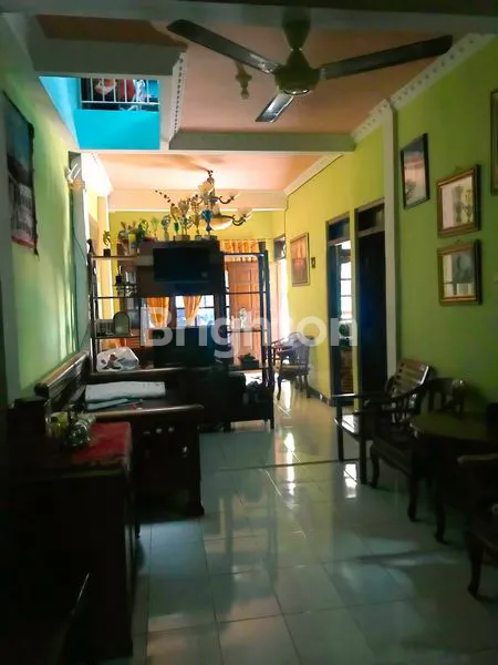 image RUMAH 2 LANTAI SIAP HUNI DI SIMPANG DARMO PERMAI SELATAN (4)