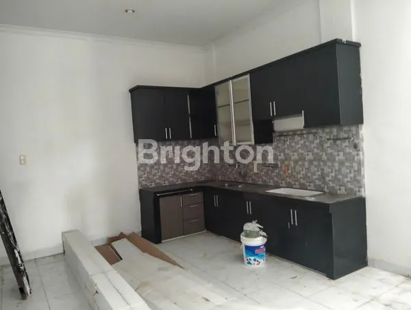 image RUMAH 2½ LANTAI DI ZEIN RESIDENCE MEDAN (1)