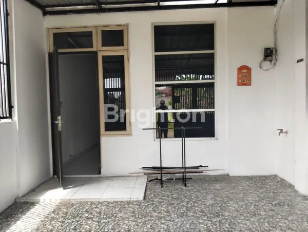 image RUMAH 2½ LANTAI DI ZEIN RESIDENCE MEDAN (8)