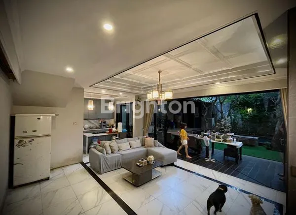 image RUMAH OLD MONEY DI KAWASAN ELITE RENON DENPASAR (3)