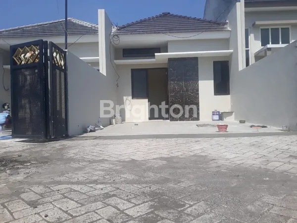 image RUMAH BARU SIAP HUNI 800 JUTAAN DEKAT GRAND ALANA, AMESTA LIVING, WIGUNA, UPN RUNGKUT (2)