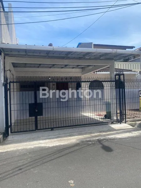 image RUMAH MEWAH DI JUAL SIAP HUNI DI CILANDAK LEBAK BULUS, 5-10 MENIT KE LEBAK BULUS GRAB STATION, 10-15 MENIT KE PONDOK INDAH MALL, 15 MENIT KE CILANDAK TOWN SQUARE, 5-7 MENIT KE POINT SQUARE LEBAK BULUS, 7-10 MENIT KE RUMAH SAKIT MAYAPADA LEBAK BULUS (1)