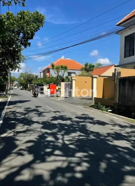 image RUMAH BARU DI RENON DENPASAR BALI (4)