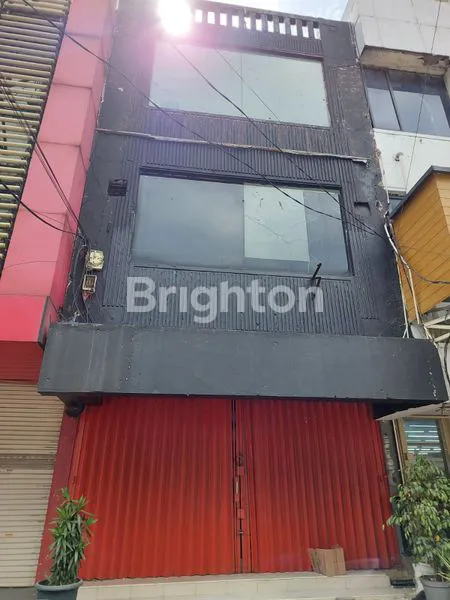 RUKO BESAR DAN PANJANG DI GREEN GARDEN