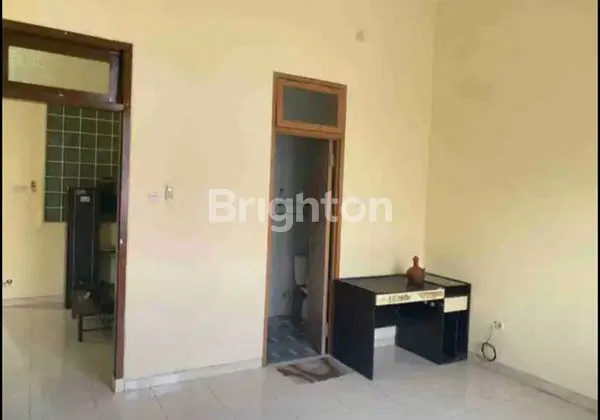 image RUMAH TENGAH KOTA LOKASI JALAN ABIMANYU SEMARANG TENGAH (5)