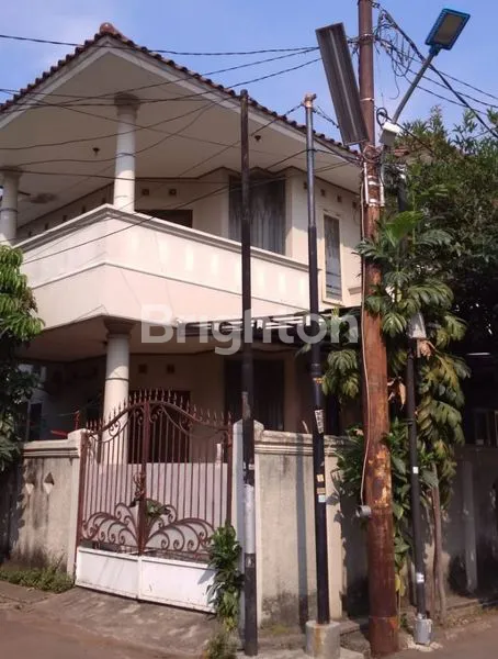 image RUMAH DUA LANTAI SIAP HUNI (1)