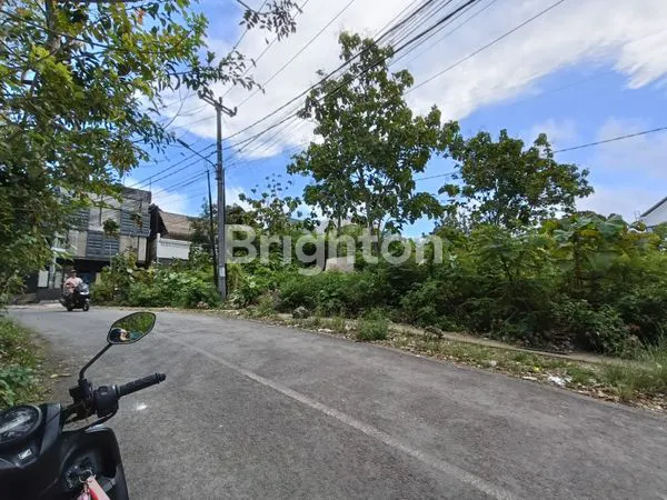 image VILA SEMI-FURNISHED 2 LANTAI, KOLAM RENANG (2)