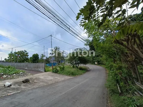 image VILA SEMI-FURNISHED 2 LANTAI, KOLAM RENANG (1)