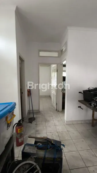 image RUMAH HOOK 254M² DI KEMANG PRATAMA 2 BEKASI (2)