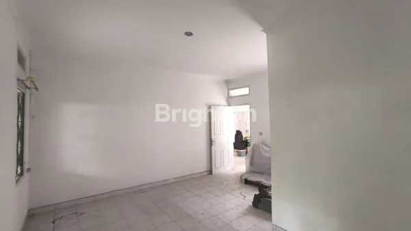 image RUMAH HOOK 254M² DI KEMANG PRATAMA 2 BEKASI (6)