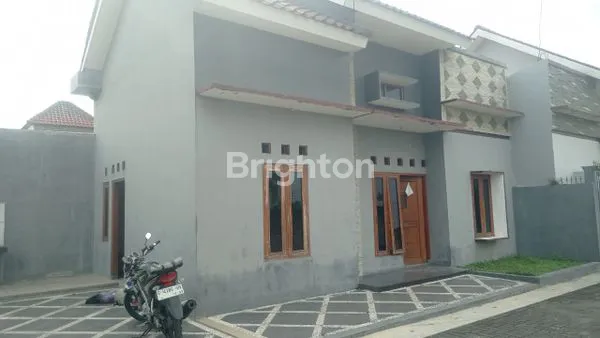 image MAHKOTA REGENCY - SOLO RUMAH DIJUAL CEPAT !! BELUM PERNAH DITEMPATI DARI BARU  (4)