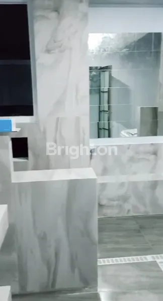 image RUMAH NGINDEN INTAN HOOK BAGUS BERSIH TERAWAT SIAP HUNI, ROW JALAN LEBAR, BUTUH CEPAT LAKU  (6)