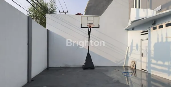 image RUMAH NGINDEN INTAN HOOK BAGUS BERSIH TERAWAT SIAP HUNI, ROW JALAN LEBAR, BUTUH CEPAT LAKU  (7)