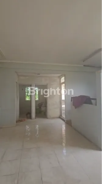 image RUKO 3 LANTAI AKSES JALAN LEBAR DAN STRATEGIS DI ALAM SUTERA TANGERANG SELATAN (3)