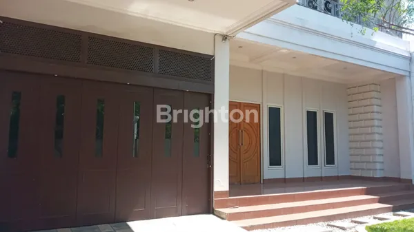 image RUMAH SIAP HUNI MANYAR STRATEGIS, BEST DEAL COCOK UNTUK TEMPAT TINGGAL / KANTOR / USAHA DSB (1)