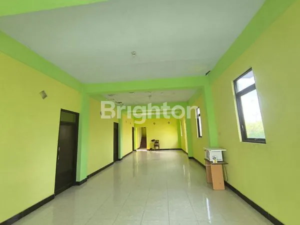 image RUMAH PLUS TEMPAT USAHA MADIUN KOTA (4)