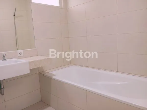 image RUMAH 2 LANTAI DI ONE GOLF TERRACE SURABAYA BARAT (4)