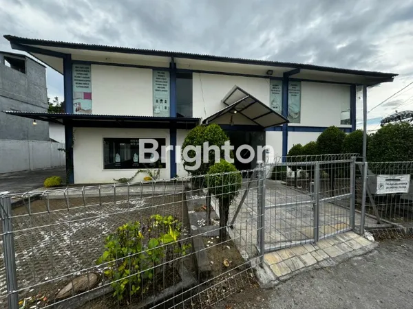 BANGUNAN GEDUNG 2 LANTAI