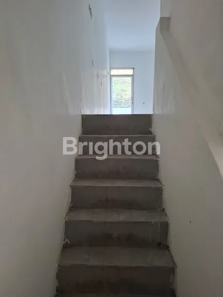 image DIJUAL RUKO SIAP PAKAI DI KALIRUNGKUT LOKASI SANGAT STRATEGIS COCOK UNTUK KANTOR  (4)