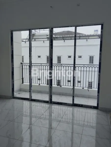 image RUMAH BARU 3 LANTAI TANJUNG DUREN, JAKARTA BARAT. NOVEMBER 2025 JADI BRAND NEW (1)