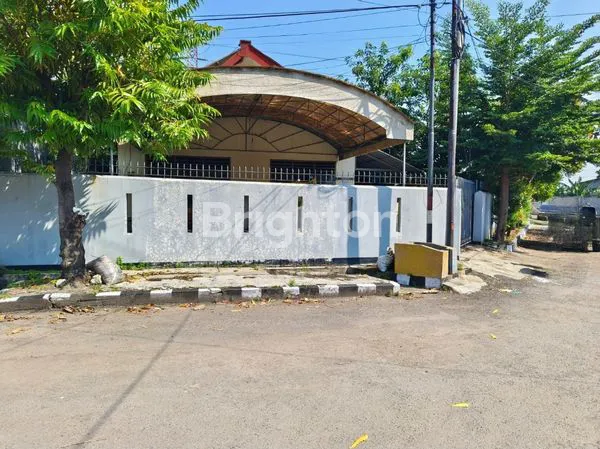 image RUMAH 1 LANTAI BUTUH RENOVASI SUKOMANUNGGAL JAYA (1)
