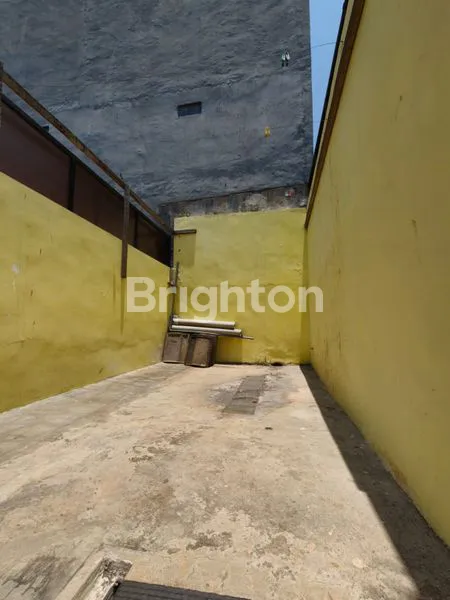 image RUMAH SIAP HUNI DAN BERSIH 1.5 LANTAI DAERAH JANTI MALANG  (8)