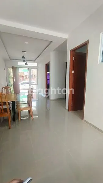 RUMAH MINIMALIS DAN SIAP HUNI, ELEGAN DAN BERSIH. 3 KAMAR TIDUR, 2 KAMAR MANDI, DENGAN HALAMAN BELAKANG (BACKYARD), DEKAT DENGAN BANDARA (AIRPORT) - BATAM CENTER