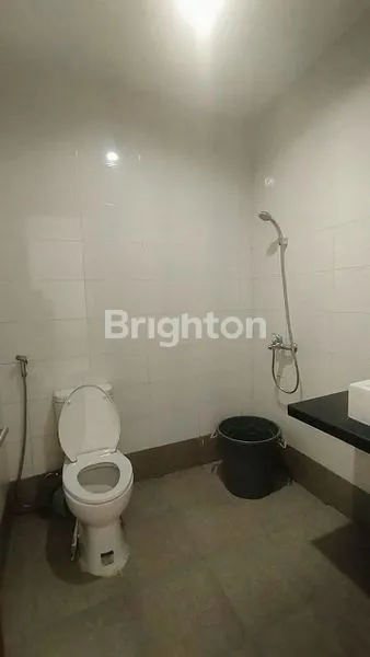 image RUMAH MINIMALIS DAN SIAP HUNI, ELEGAN DAN BERSIH. 3 KAMAR TIDUR, 2 KAMAR MANDI, DENGAN HALAMAN BELAKANG (BACKYARD), DEKAT DENGAN BANDARA (AIRPORT) - BATAM CENTER (6)