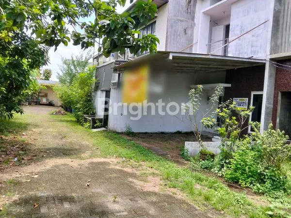 image INVESTASI IDEAL: TOWNHOUSE SHM DI KOMPLEK EKSKLUSIF (2)