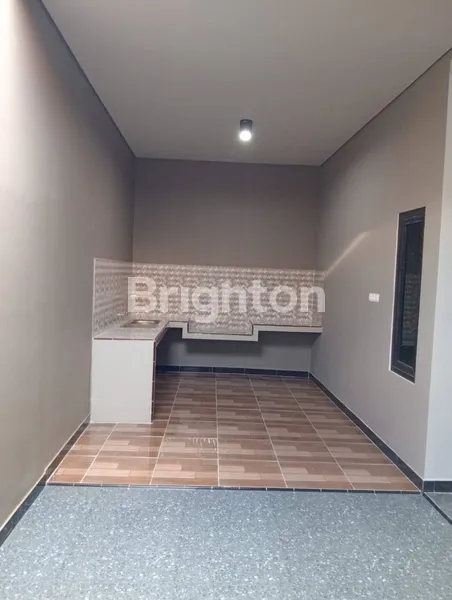 image DIJUAL RUMAH BARU GRESS BUKAN RENOVASI DAN MASIH TAHAP FINISHING. HARGA PALING MURAH DI REWWIN WARU SIDOARJO DENGAN TANAH YANG LUAS DAN RUMAH BARU GRESS (2)