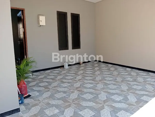 image DIJUAL RUMAH BARU GRESS BUKAN RENOVASI DAN MASIH TAHAP FINISHING. HARGA PALING MURAH DI REWWIN WARU SIDOARJO DENGAN TANAH YANG LUAS DAN RUMAH BARU GRESS (8)