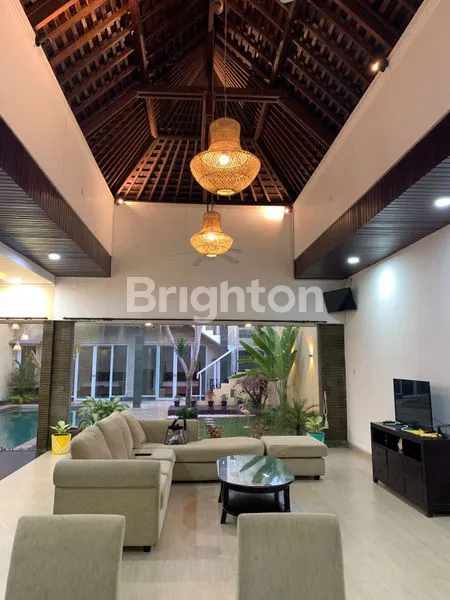 image FOR SALE 4 BEDROOMS MODERN FULLY FURNISHED VILLA NEAR JIMBARAN SIDEWALK (5)