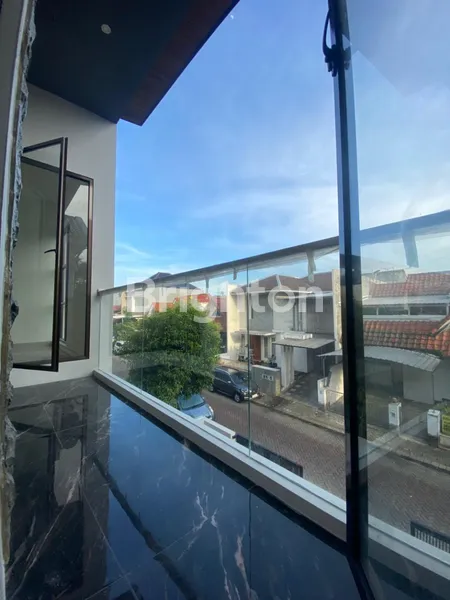 image DIJUAL RUMAH DI CITRALAND UTAMA SURABAYA BARAT (8)