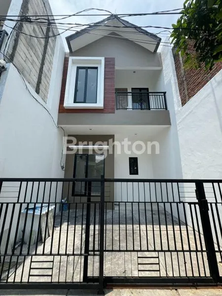 image RUMAH BARU 2 LANTAI DI KOTA SURABAYA (1)