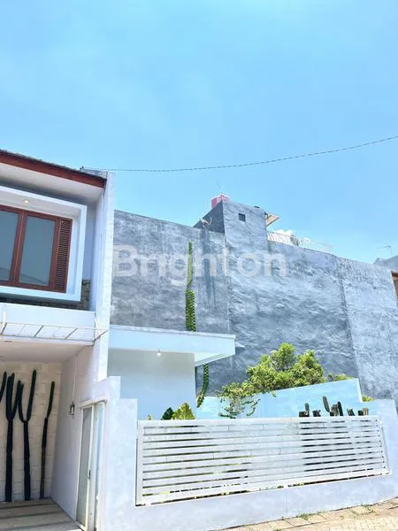 image TURUN HARGA !!! VILLA FULL FURNISH 2 LANTAI DENGAN KOLAM RENANG DEKAT KE ALUN ALUN KOTA WISATA BATU DI NGAGLIK, KEC. BATU, KOTA BATU (3)