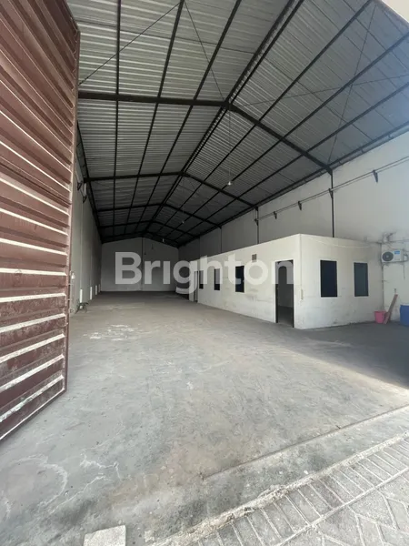 image PERGUDANGAN LOKASI STRATEGIS KAWASAN INDUSTRI AKSES SANGAT MUDAH DRIYOREJO GRESIK (4)