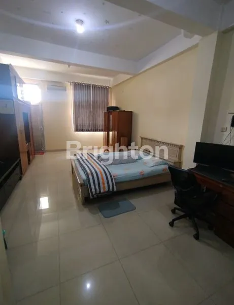 image RUMAH GANDENG/KEMBAR 4½ LANTAI, TAMBORA, JAKARTA BARAT (2)