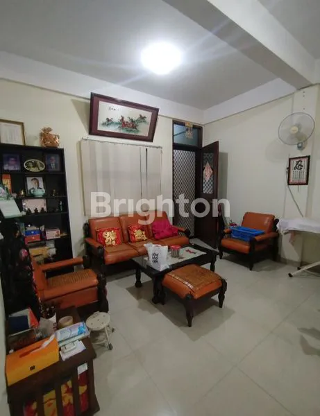 image RUMAH GANDENG/KEMBAR 4½ LANTAI, TAMBORA, JAKARTA BARAT (4)