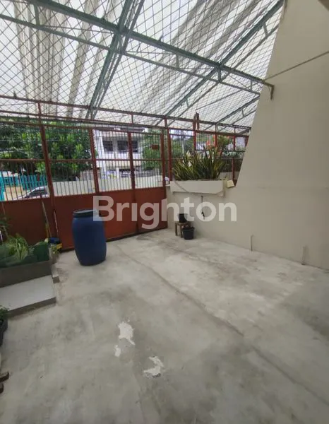 image RUMAH GANDENG/KEMBAR 4½ LANTAI, TAMBORA, JAKARTA BARAT (8)