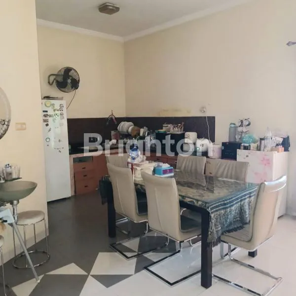 image RUMAH SIAP HUNI 2 LANTAI LEGENDA WISATA CIBUBUR BOGOR (6)