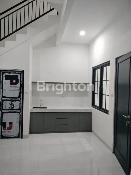 image RUMAH 3 LANTAI MODERN DI PESONA LINE 14 RESIDENCE – LOKASI STRATEGIS DEKAT AEON MALL & LIPPO KEMANG, JATI PADANG JAKARTA SELATAN (3)