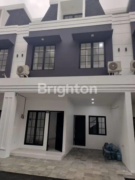 RUMAH 3 LANTAI MODERN DI PESONA LINE 14 RESIDENCE – LOKASI STRATEGIS DEKAT AEON MALL & LIPPO KEMANG, JATI PADANG JAKARTA SELATAN