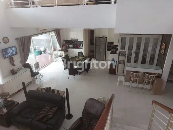 image RUMAH 2 LANTAI LB 450M² SHM WIYUNG (2)