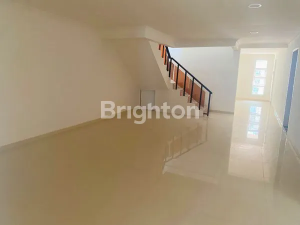 image RUMAH GREENVILLE DALAM KOMPLEK HITUNG TANAH JAKARTA BARAT (6)