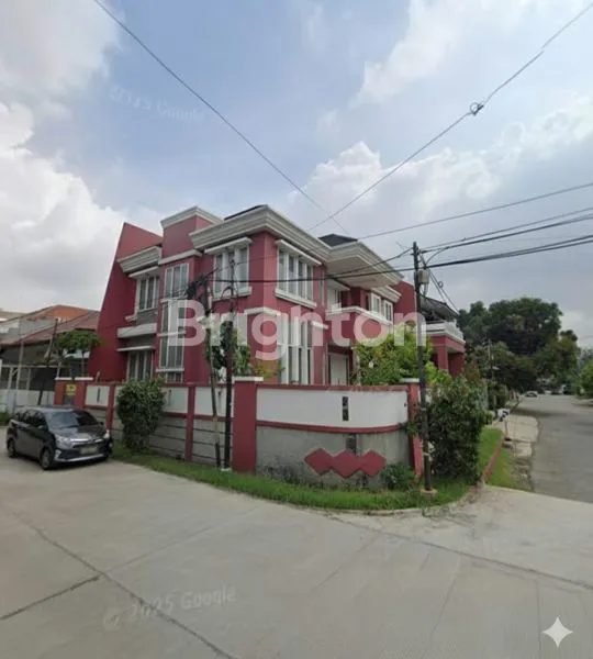 image RUMAH MEWAH 3 LANTAI FULLY FURNISHED DI GREENVILLE (1)