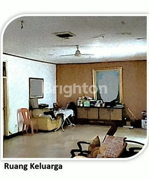 image RUMAH TUA HITUNG TANAH DI KOMPLEK BRI RAGUNAN JAKARTA SELATAN (4)
