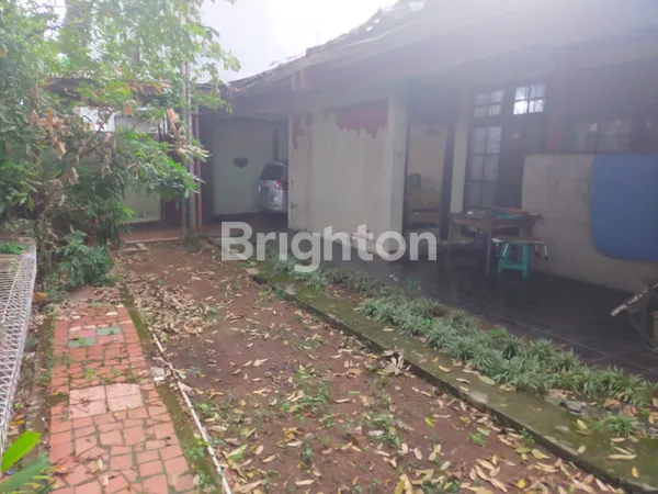 image RUMAH TUA HITUNG TANAH DI KOMPLEK BRI RAGUNAN JAKARTA SELATAN (7)