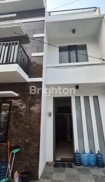 image RUMAH 2,5 LANTAI DI BABATAN PRATAMA, SIAP HUNI! (2)